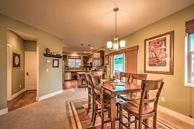 Building Photo - Stylish & Updated Home – 3BR/205BA, AC, Ne...