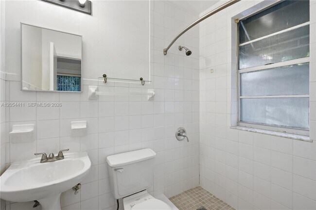 Building Photo - 3409 S Le Jeune Rd