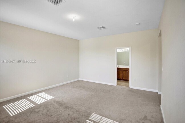 Building Photo - 9500 SW 167th Ave