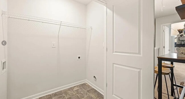 Building Photo - 733 Grovebury Ct