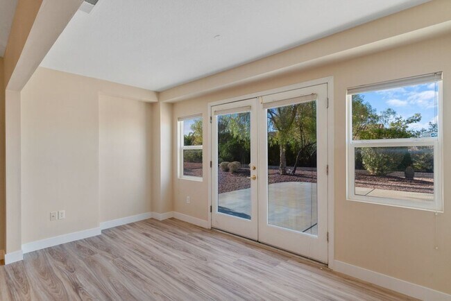 Building Photo - Gorgeous 2 Bed 2 Bath Single Story home in...