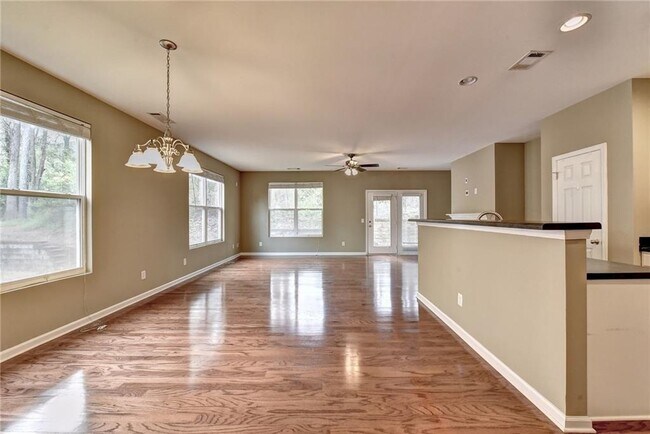Building Photo - 3329 Fernview Dr
