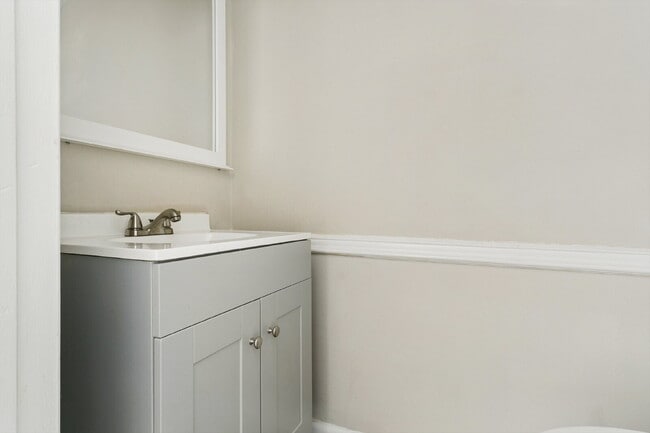 Building Photo - 506 Genneys Way
