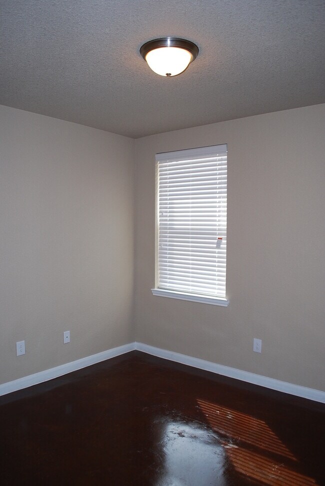 Building Photo - 1514 Dakota Trce