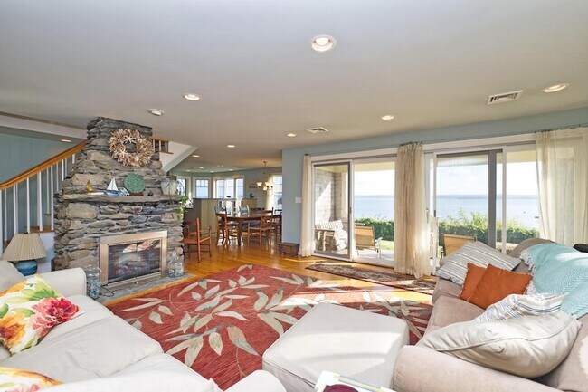 Building Photo - 73 Bayside Ave