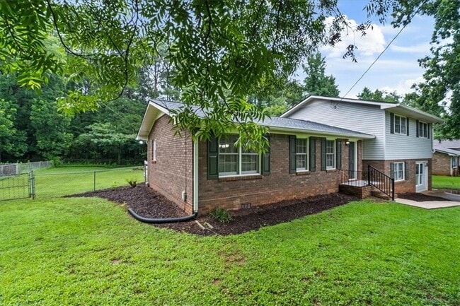 Building Photo - 5146 Bramblewood Dr