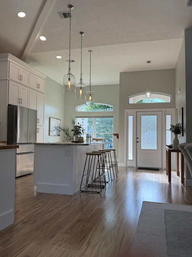 Building Photo - 3786 Sierra Dr