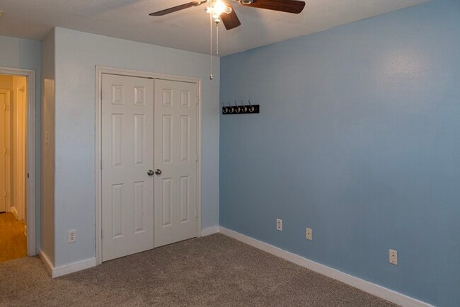 Building Photo - 315 Glade Bridge Ln