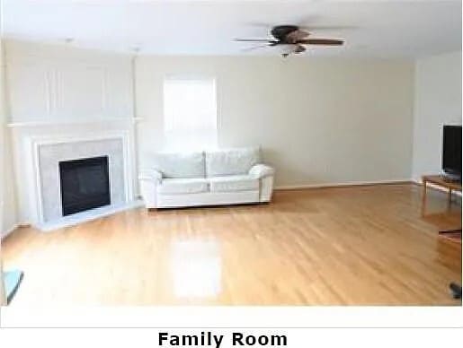 Building Photo - 3165 Empire State Dr