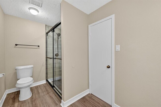 Building Photo - 6906 Pembrough Ln
