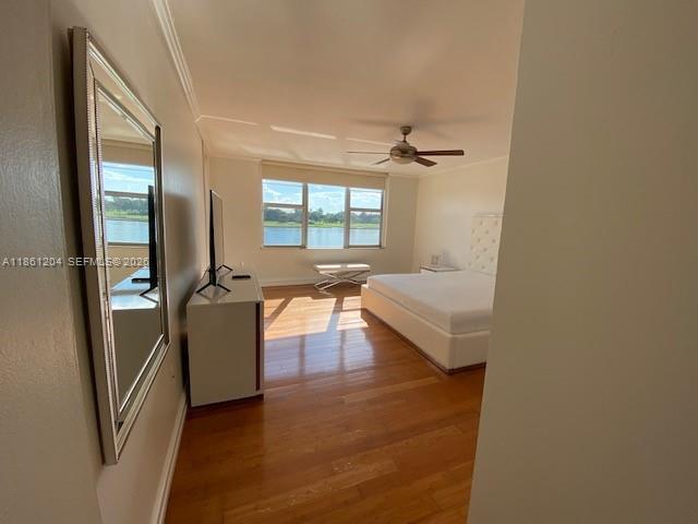 Building Photo - 9250 W Bay Harbor Dr