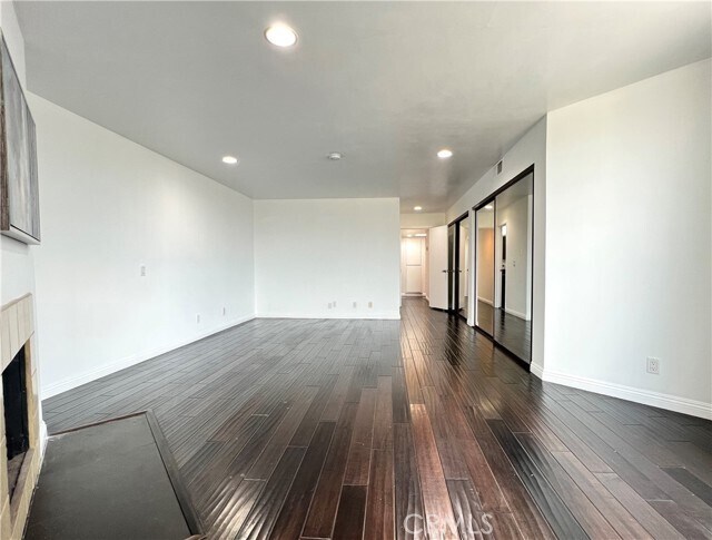 Building Photo - 7301 Vista Del Mar Vis