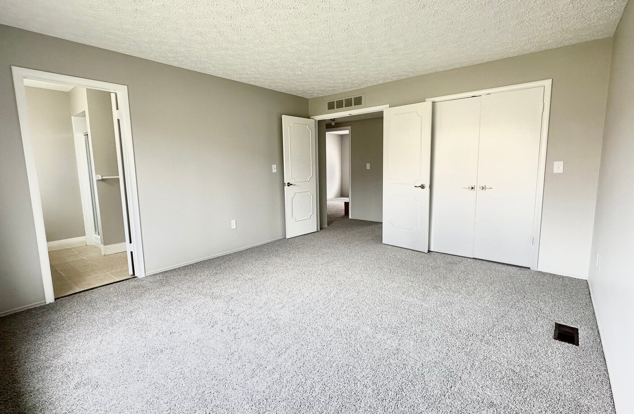 Building Photo - 537 Randall Dr