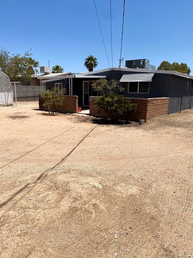 Building Photo - 174 W Borrego St