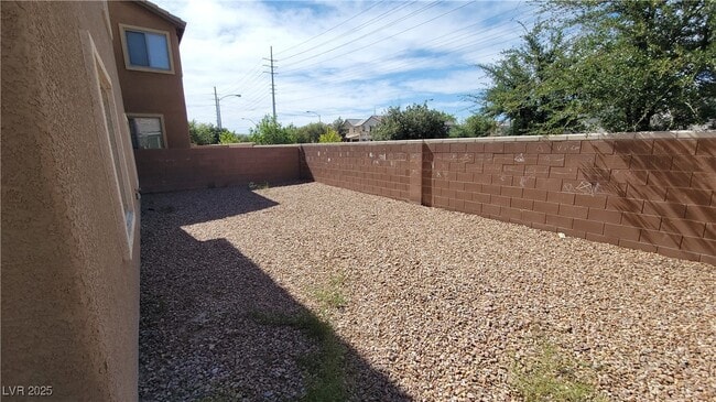 Building Photo - 116 Palatial Pines Ave