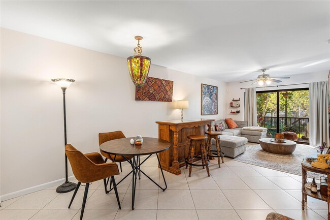 Building Photo - 3111 Oakland Shores Dr