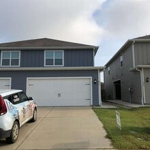 Building Photo - 402 Marsh Ln