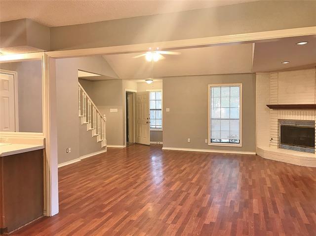 Building Photo - 1129 Bent Oaks Dr