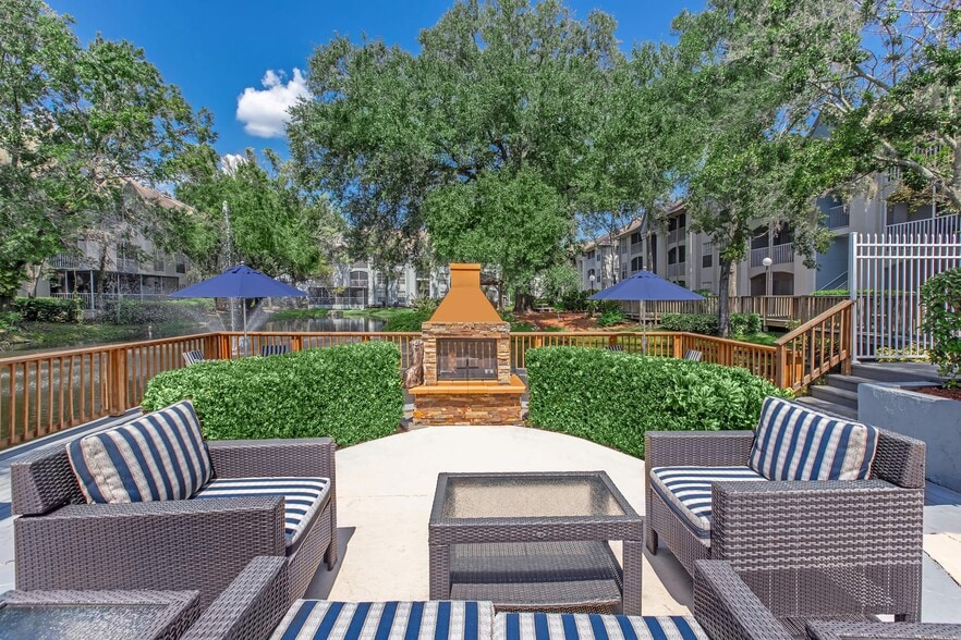 Primary Photo - Essex Place Luxury Apartments