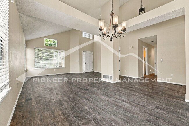 Building Photo - 9603 Laredo St