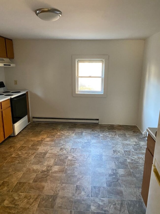 Building Photo - North Cat Duplex