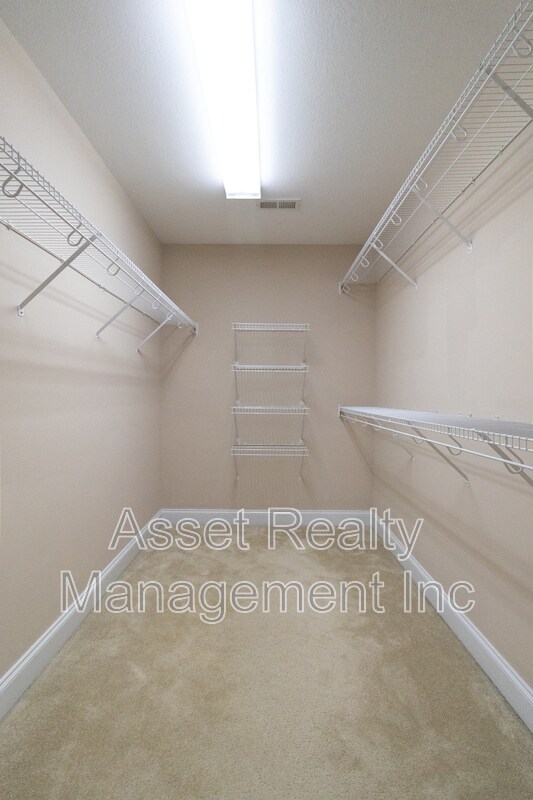 Building Photo - 8334 Bay Gardens Ln