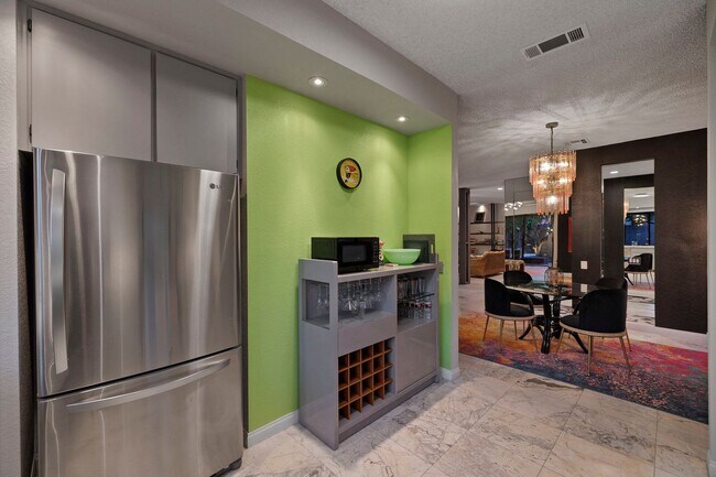 Building Photo - Mountain View Retreat in Palm Springs