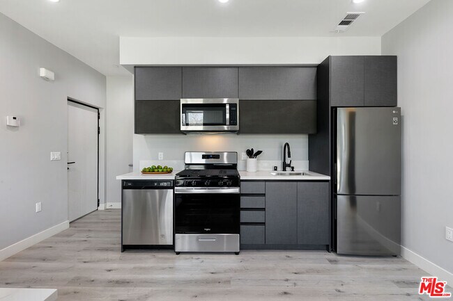 Building Photo - 15106 Roxford St