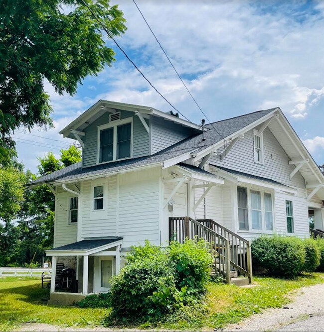Building Photo - 2401 E 3rd St