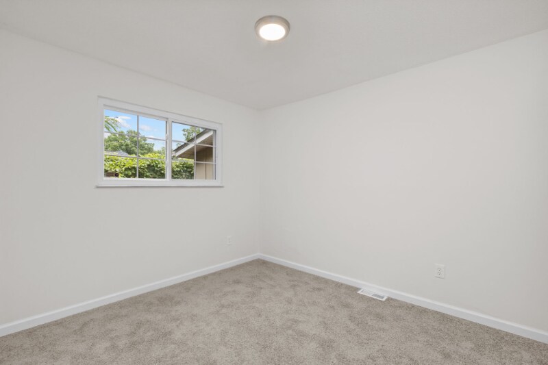 Building Photo - 1392 Langholm Dr