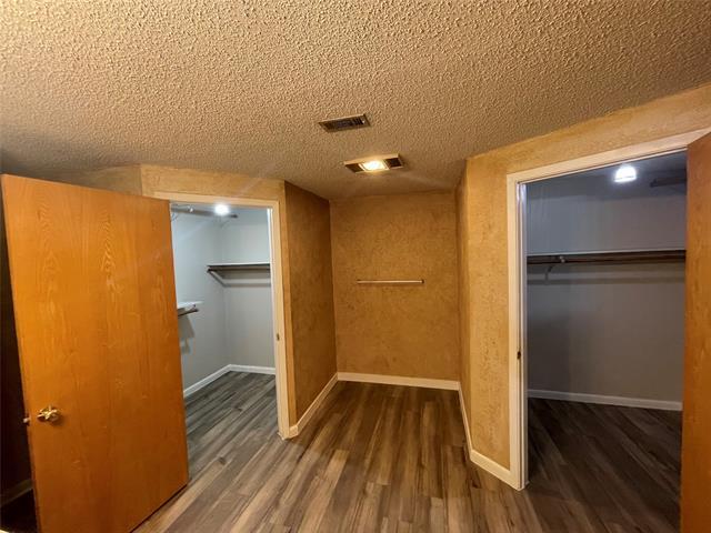 Building Photo - 122 S Main St