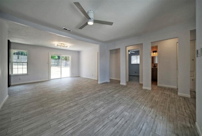 Building Photo - 5301 Gladstone Dr