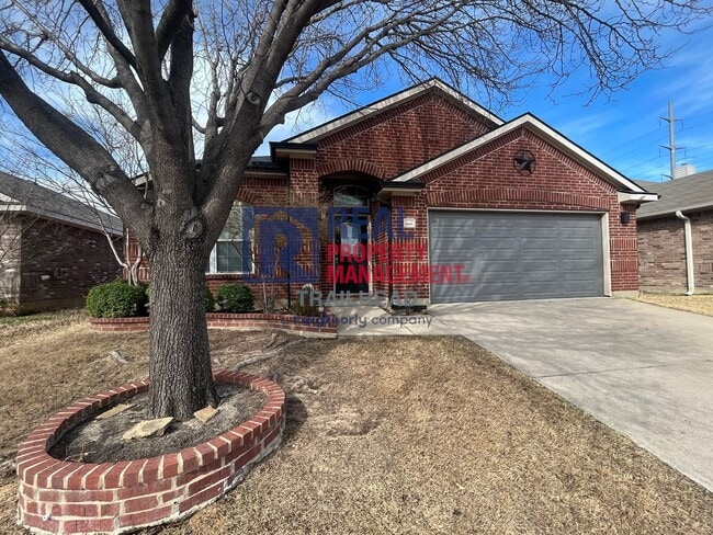 Building Photo - Spacious Single Story Home in a Great Loca...