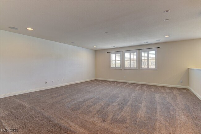 Building Photo - 1025 Bluebird Hill Ave