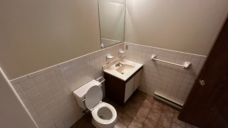 Building Photo - 916 Kings Rd