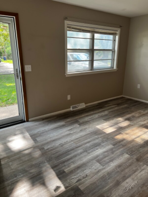 Building Photo - 3526 S Downtain St