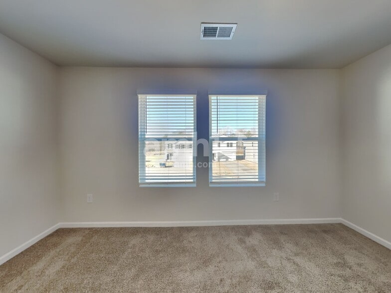 Building Photo - 3993 Zepelin Wy