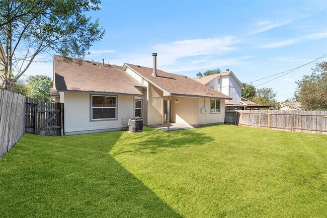 Building Photo - 16307 Essex Cove