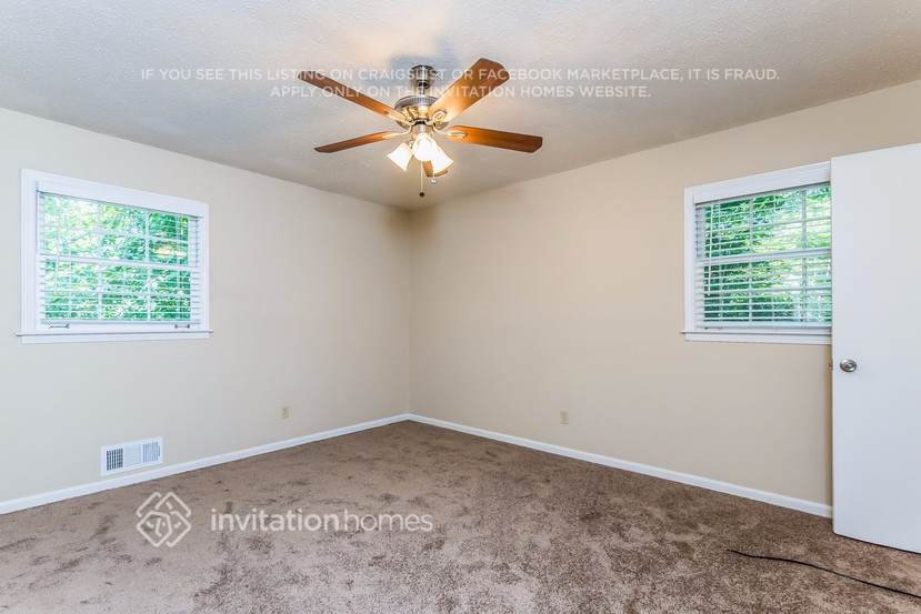 Building Photo - 2905 Piedmont Dr