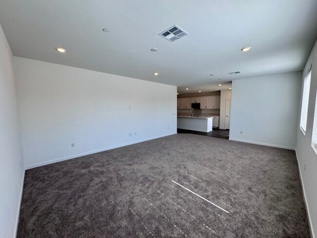 Building Photo - Brand new 4 bedroom Winchester home with a...