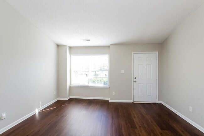 Building Photo - 11412 Northwoods Forest Dr