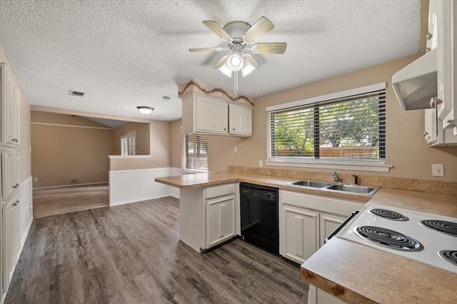 Building Photo - 823 Quail Terrace