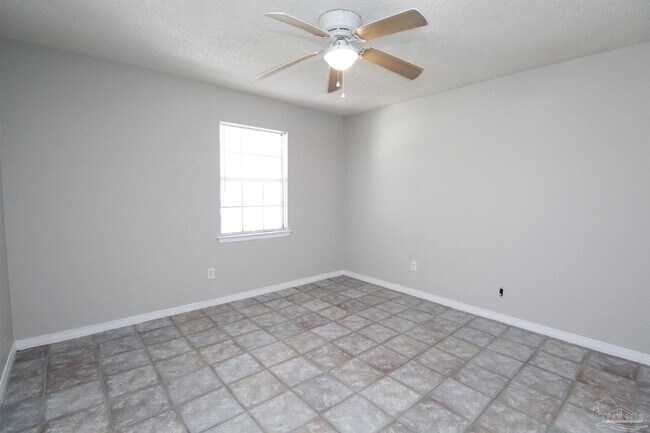 Building Photo - 5250 Powrie Dr