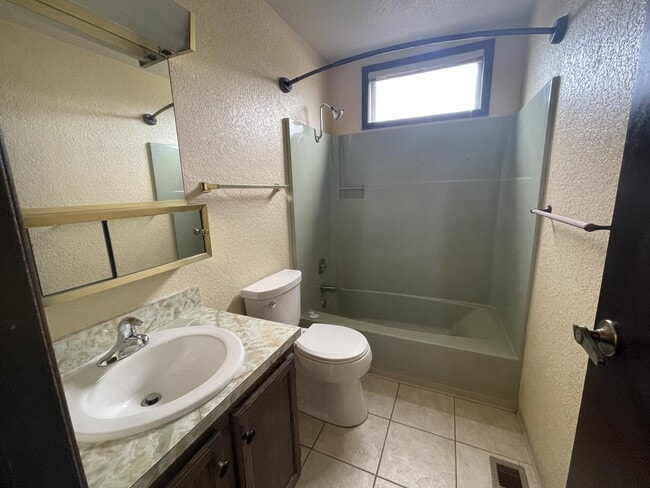 Building Photo - 776 Moccasin Trail