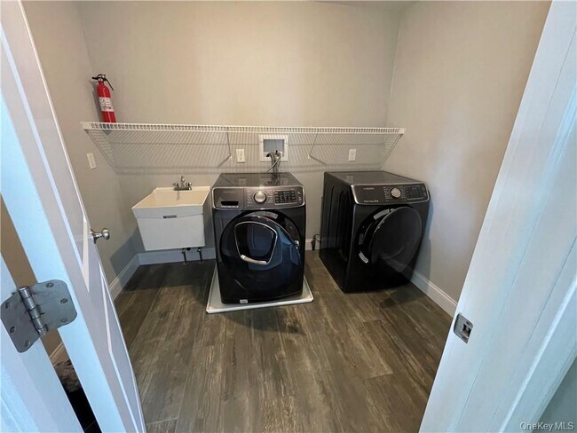 Building Photo - 88 Stratford Dr