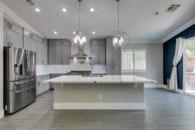 Building Photo - 10002 Long Barrow Ct