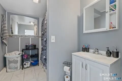 Building Photo - 147 Martin St