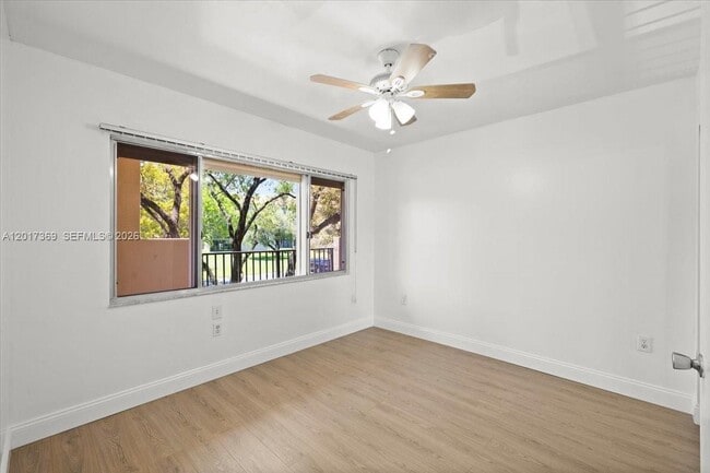 Building Photo - 1351 SW 141st Ave