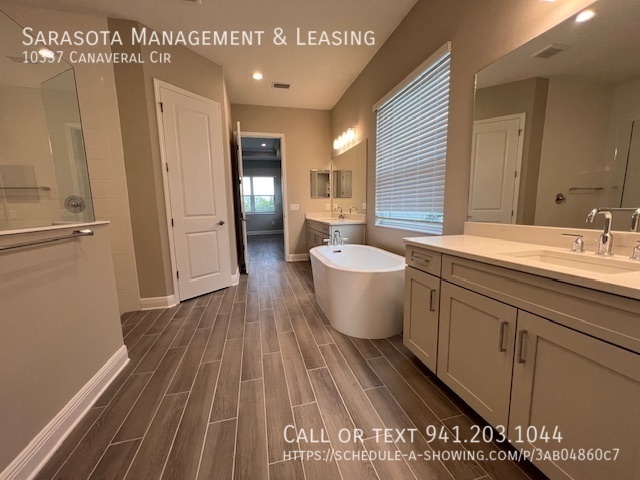 Building Photo - 10337 Canaveral Cir
