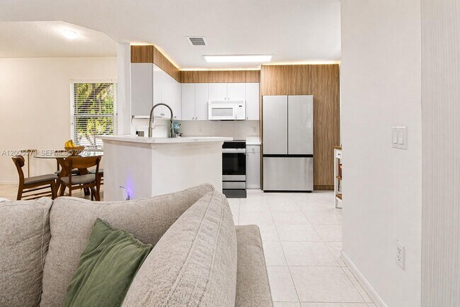 Building Photo - Northeast 8th Avenue, Miami Shores, FL 33138 - 2 BR 2 BA townhouse